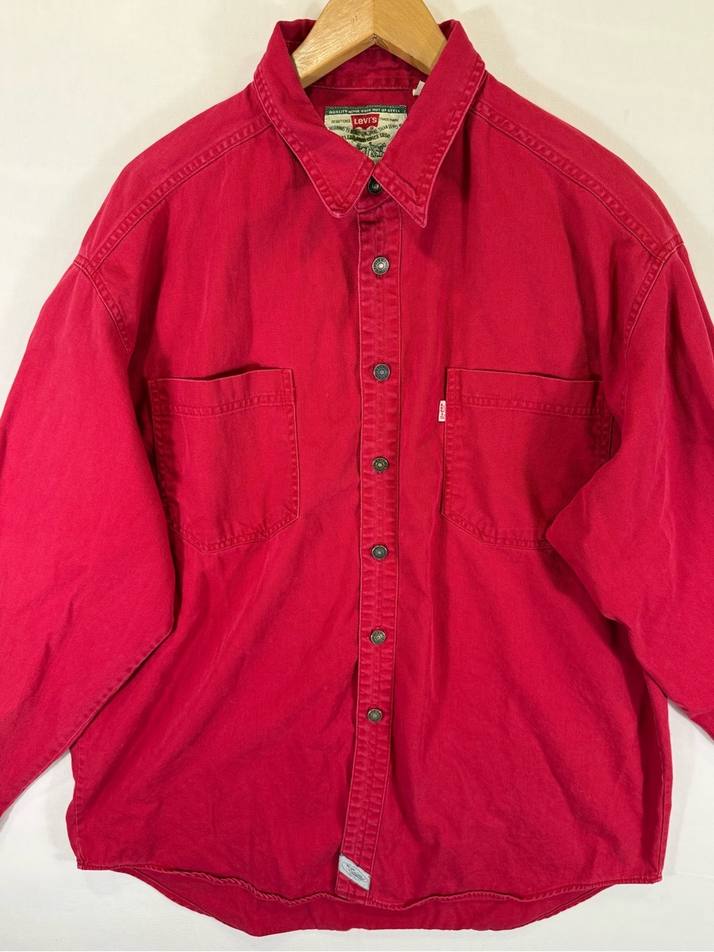 Levi's Men's Vibrant Red Button-Down Classic Casual Shirt
